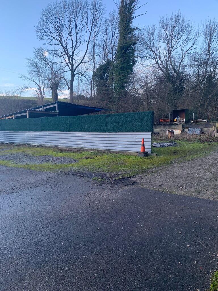 Yard to let High Peak